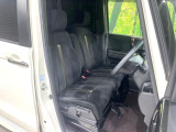 運転席シート廻りは使用感も少なく、良好な状態となっています。丁寧に使われていたことがよくわかりますね。