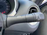 操作しやすいウインカーレバーで、安全な車線変更をサポート。直感的な操作感で、スムーズな運転をアシストします。