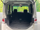 普段のお買い物や通勤、送迎等に十分な荷室スペースを確保しております。セカンドシートを倒すと、大きな荷物の積載も可能です♪