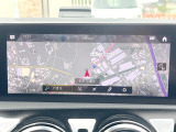 ●ベンツ純正ナビ:一体感のあるナビは、高級感ある車内を演出してくれます。Bluetooth再生などオーディオ機能も充実しておりますので、運転もより楽しめます♪