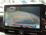 バックガイドモニターで、後方を確認しながら安心して駐車することができます。運転初心者も熟練者も必須の機能ですよ!