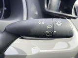 操作しやすいウインカーレバーで、安全な車線変更をサポート。周囲への意思表示をスムーズに行えます。