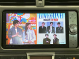 停車中には、地上デジタル放送をお楽しみいただけます。移動中のエンターテイメントを充実させる、便利な機能です。