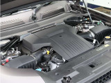 4.4L V8 635PS