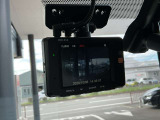 前後ドライブレコーダーついています。