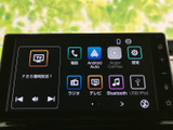 高機能なオーディオシステムは、ドライブをより楽しく演出します。スマートフォンとの連携も可能です。
