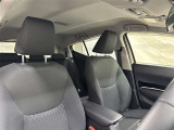 高いホールド性で運転姿勢が安定します。長距離ドライブでも疲れにくいのが魅力です。
