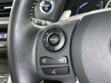 ステアリングスイッチ装備!運転しながら手元でオーディオの操作などができます。