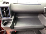 ご成約のおクルマ全て、エンジンオイルを交換してご納車させていただきます!また、点検時に消耗品の状態確認も行い必要に応じて新品交換させていただきます!