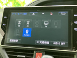 お好みの音楽やラジオを、高音質で楽しめます。多様なソースに対応し、快適なドライブを演出します。