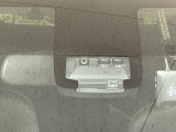 【トヨタセーフティセンス】走行中に前方の車両等を認識し、衝突しそうな時は警報とブレーキで衝突回避と被害軽減をアシスト。より安全にドライブをお楽しみいただけます。