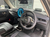 車両の詳細、ご質問につきましては、弊社営業スタッフまでお気軽にご連絡下さいませ。遠方のお客様には実車の詳細画像送信も承ります。お客様からのお問合せをお待ち致しております。