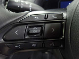 快適な操作性の運転席、ハンドルも綺麗に清掃済みです。もちろん安全を守るエアバッグも装備しているので安心してお乗りいただけます。