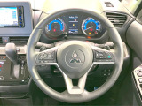 【ステアリングスイッチ】運転中、前方から目線をそらすことなく、オーディオ等の操作が可能な便利機能!安心&快適なドライブを演出してくれます♪