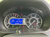 視認性の高いメーター類で、運転に必要な情報を的確に把握できます。運転状況を常に確認できるので、安全運転をサポートします。