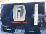 駐車や後退時の安全をサポートするバックモニター。死角を減らし、後方からの衝突のリスクを軽減します。