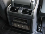 後席にはUSBポートを備えています。後席に乗る方への使いやすさにも配慮された、充実した装備です。