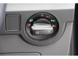 【ライトスイッチ】VW車は、手探りでも手袋したままでも操作しやすいこのスイッチ形状を引継いできました。まさに「合理的」!