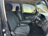 運転席も広々としており運転しやすい環境を実現しています☆