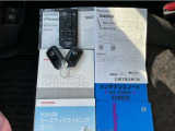 取説、ナビ取説、メンテナンスノート完備です!大事に乗られてきた車だと一目でわかりますね!スマートキーは2つ☆