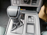 電動パーキングブレーキの採用により、全車速追従機能付レーダークルーズコントロールに停止保持機能を追加し、長距離運転時の渋滞なども快適にサポートする。