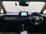 運転席からの視界が広く、前方や周囲の状況を確認しやすく開放的です!毎日の運転も安心して快適にお楽しみいただけます♪