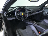 2.9L V6ターボエンジンにモーターを組み合わせたシステム総合出力は830cvに達します。