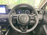 インテリアに合わせたデザインのステアリングは、運転される方のことも考え、運転しやすい形状、大きさです。是非一度、実際に触ってお確かめください。