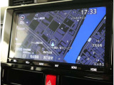純正ナビを装備。タッチパネル式で使いやすく、お出かけもラクラクです。