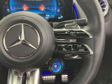 メモリー付きパワーシートが装備されている車両はシートの位置・ドアミラーの角度・ハンドルの位置を3名まで記憶出来ます。