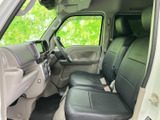 運転に必要な情報がひと目でわかる、機能的なインパネデザイン。直感的な操作性で、運転に集中できます。