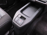 愛知ダイハツではお車をご購入頂いた後が本当のお付き合いのスタートだと思っています。 ですので定期点検や車検もお得なパックをご用意してお客様に頼りにされるダイハツディーラーを目指しています☆