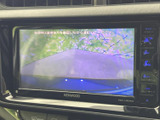 駐車時や後退時の視界をサポートするバックモニター。安全確認を容易にし、万が一の事故を防ぎます。