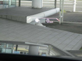 ヘッドアップディスプレイ装備です。運転時の視界に様々な情報が投影されます。