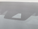 【プリクラッシュセーフティ】前方の車両等を検知し、衝突しそうな時は警報で注意を促し、ブレーキを踏む力をサポート。ブレーキを踏めなかった場合は衝突被害軽減ブレーキが作動、衝突回避をサポートします。