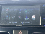 オーディオ画面には地上デジタル放送やラジオ、Bluetoothなどの選択肢が一覧で表示されています。使いたい音源を画面から選びやすく、移動中の音楽再生やラジオ利用など、日常の車内で活躍します。