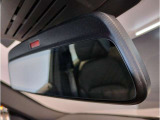 ☆BMWのルームミラーには自動防眩機能が備わっております。後続車のヘッドライトの明るさで幻惑されるのを防止☆