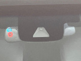 【トヨタセーフティセンス】走行中に前方の車両等を認識し、衝突しそうな時は警報とブレーキで衝突回避と被害軽減をアシスト。より安全にドライブをお楽しみいただけます。