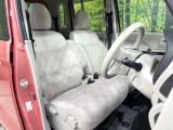 運転席シート廻りは使用感も少なく、良好な状態となっています。丁寧に使われていたことがよくわかりますね。