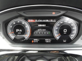 安全で快適な運転をサポートするアウディバーチャルコックピット。多機能でありながら優れた操作性で、シンプルで美しいインテリアデザインに溶け込んでいます。