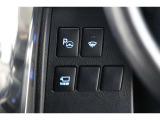 機能性溢れる運転席まわり。使いやすいスイッチ類の配置で運転中のストレスを軽減し楽しくドライブできますよ。