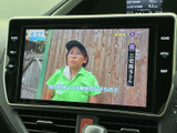 停車時に映像を楽しめるエンターテインメント機能で、長時間の移動や休憩時間をリラックスしたひとときに変えてみませんか? 家族みんなで楽しめることでしょう。