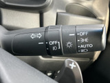 操作しやすいウインカーレバーで、安全な車線変更をサポート。直感的に操作できる設計で、運転に集中できます。スムーズな運転を。
