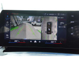 クルマの頭脳ともいえる、管理システム、iDrive。ナビだけではなく、オーディオ操作や車両情報の表示などをコントロールできます。便利さと安全性の向上にも繋がっています。