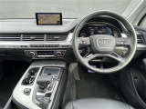 Q7  2.0TFSI クワトロ Sライン PKG 4WD 本革シート