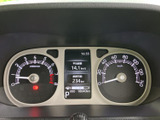視認性の高いメーター類で、運転状況をしっかり把握できます。デジタル表示で、走行情報や車両状態を的確に確認でき、安全運転をサポートします。
