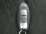キーを取り出すことなくドアの施解錠、エンジンの始動が可能で便利な「インテリジェントキー」付です。