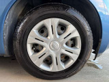 185/70R14ノーマルタイヤ装着車♪各種アルミホイールや、スタッドレスタイヤも取扱いしております。是非ご相談ください♪