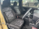 【運転席】座り心地が良いシートなので長時間の運転でも快適にお過ごしいただけます。新品のフロアマットのご注文も可能です。掲載箇所以外にご希望の写真がございましたらお気軽にお問い合わせ下さい。