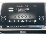 お気に入りの音楽をクリアな音質で楽しめます。直感的な操作で、様々なソースを簡単に切り替えられます。